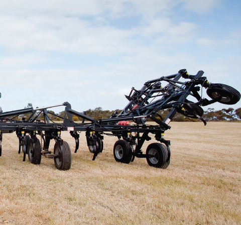 ST820 Cultivator